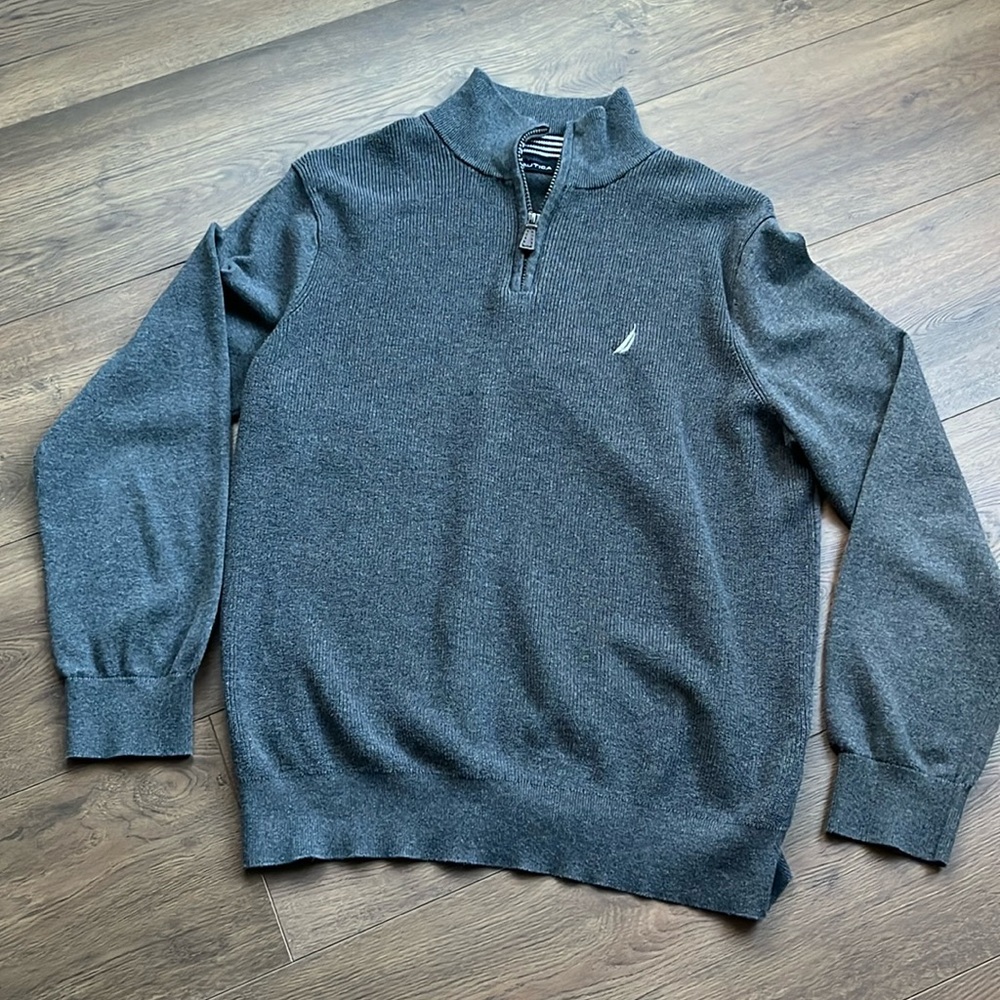 Mens Gray Nautica knit zipper sweater. Size large.